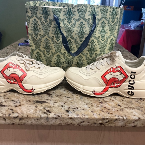 Rhyton “Mouth” Shoes